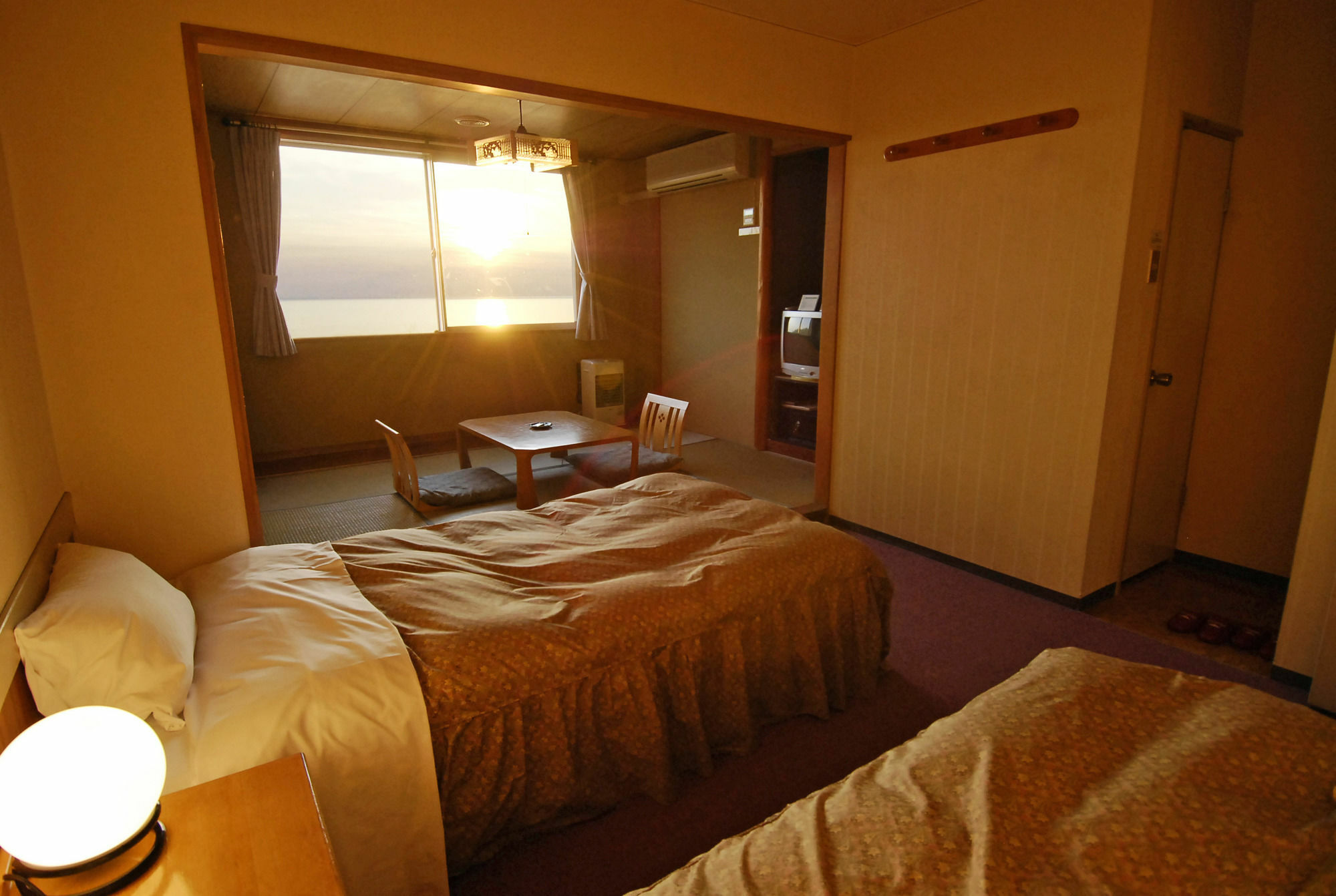 Shiretoko Yuhi No Ataruie Onsen Hostel Sari Kültér fotó