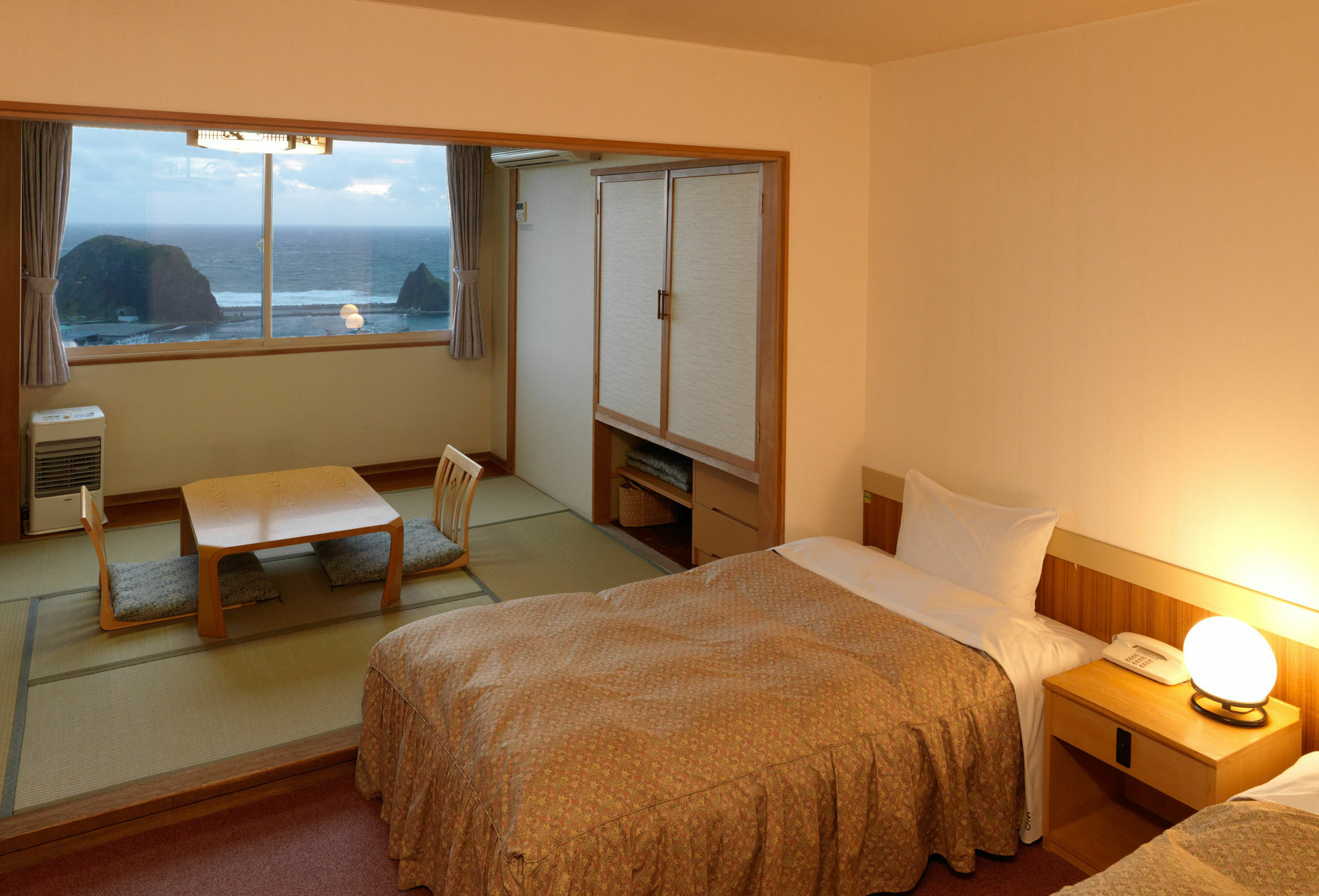 Shiretoko Yuhi No Ataruie Onsen Hostel Sari Kültér fotó