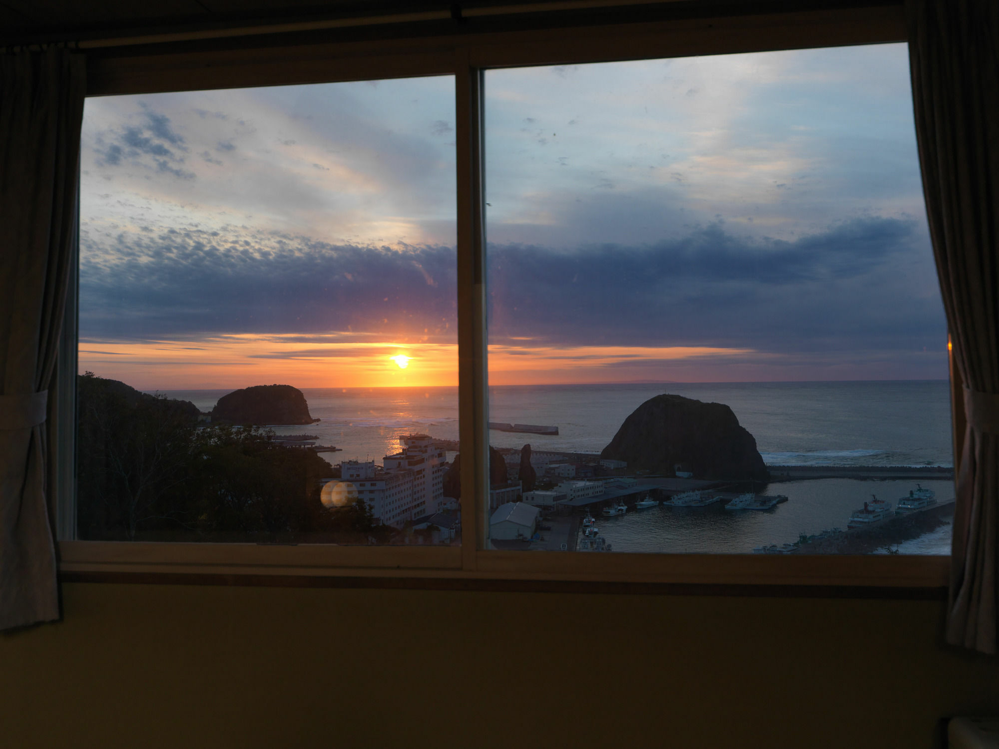 Shiretoko Yuhi No Ataruie Onsen Hostel Sari Kültér fotó